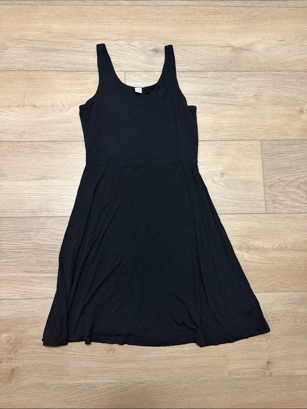 Small Old Navy Women’s Classic Black Scoop Neck Tank Dress
